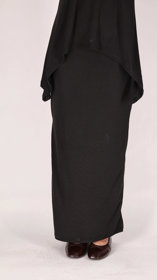 Ribbed Maxi Skirt / Black