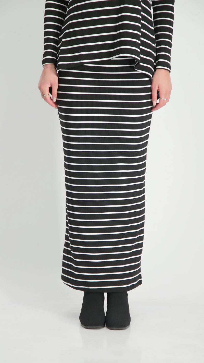 Ribbed Maxi Skirt / Black & White Line