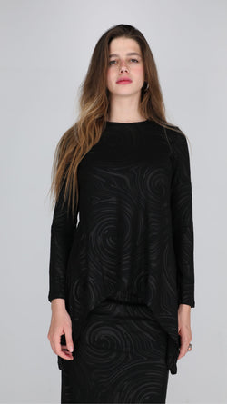 Asymmetric T-shirt / Black Circles