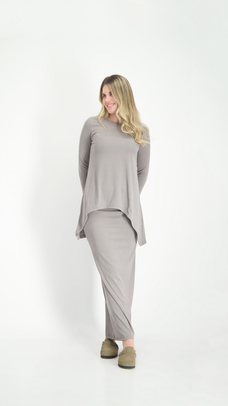 Ribbed Maxi Skirt / Grey