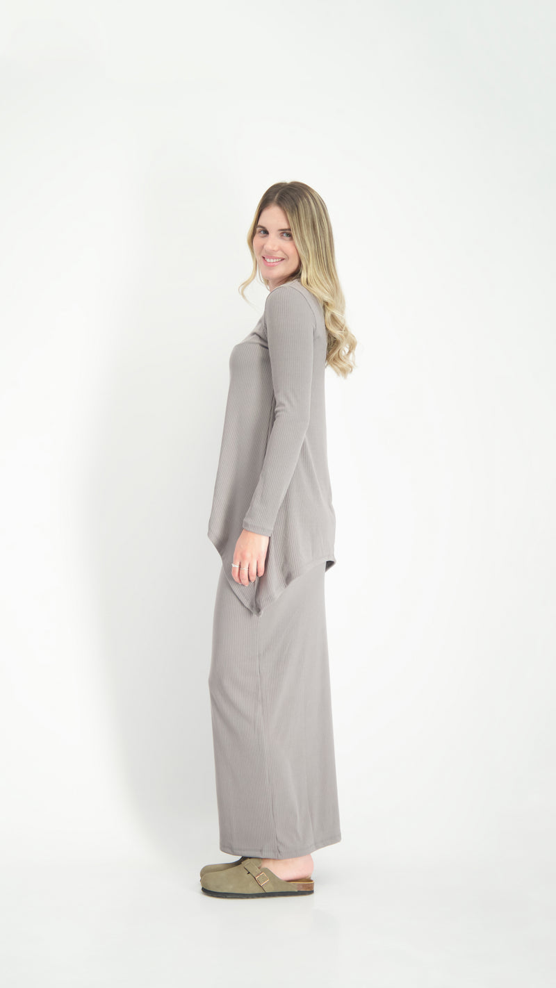 Ribbed Maxi Skirt / Grey