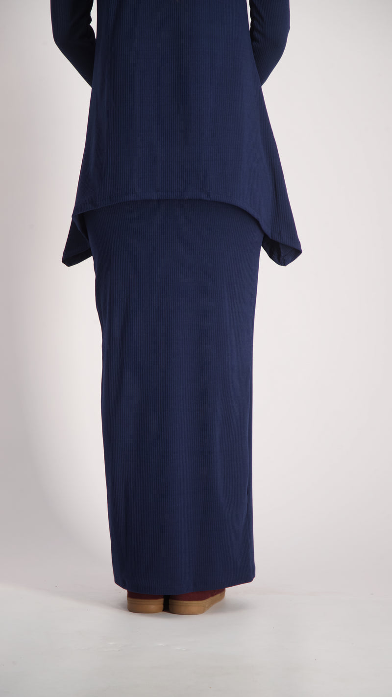 Ribbed Maxi Skirt / Navy