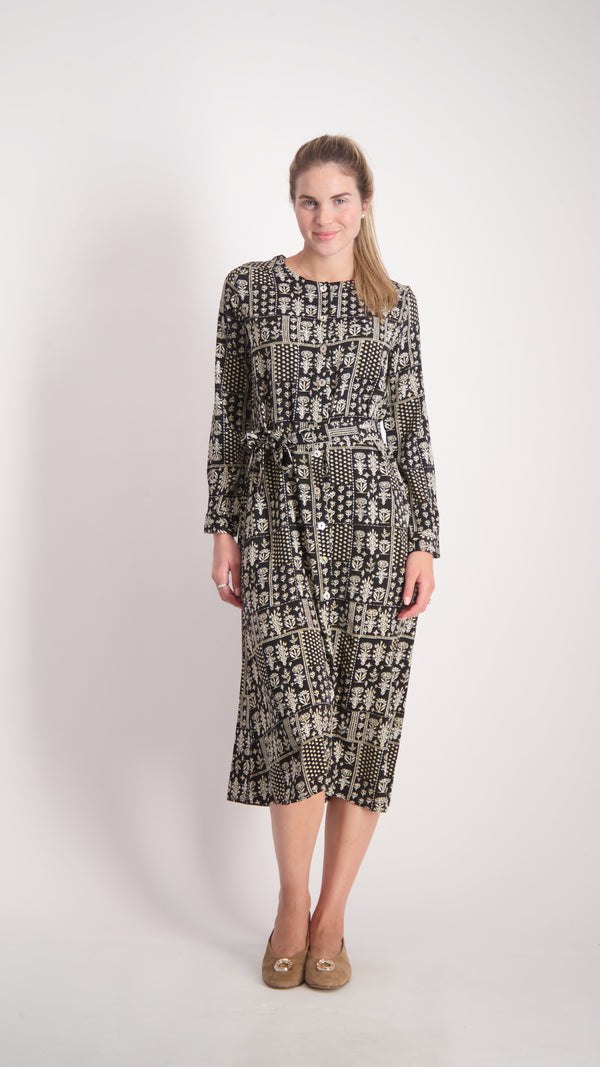 Button Dress With Belt / Black Etni