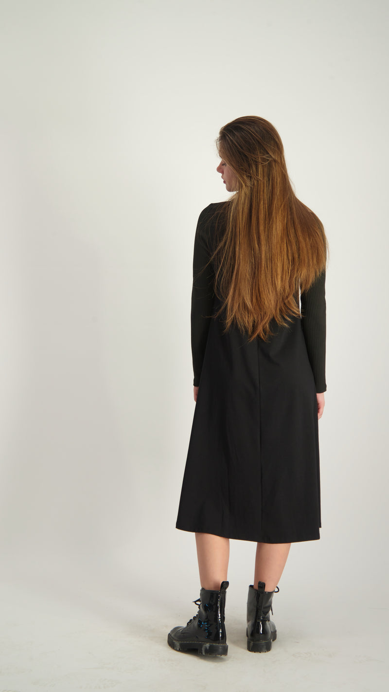 Turtleneck Pocket Dress / Black