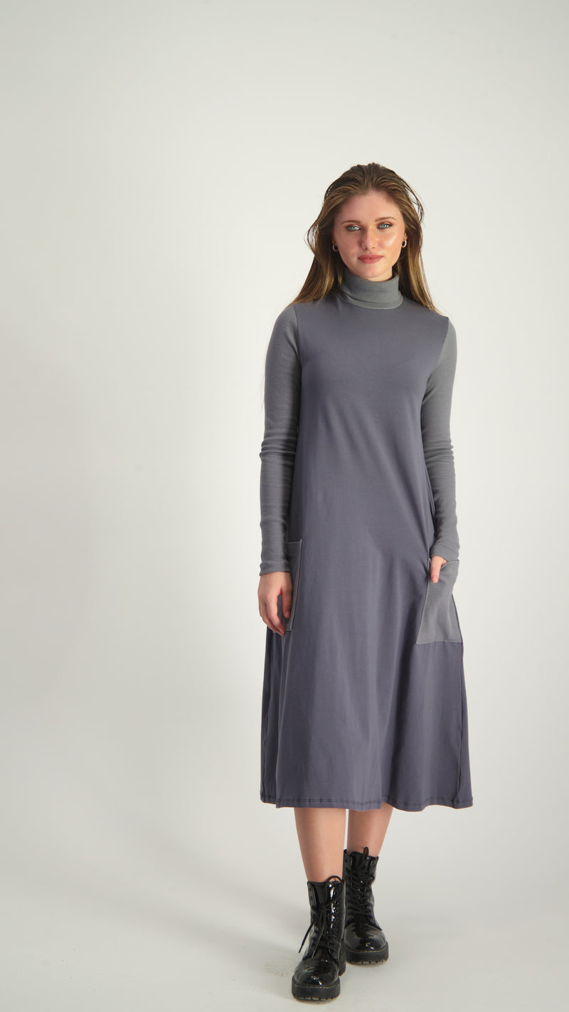 Turtleneck Pocket Dress / Grey