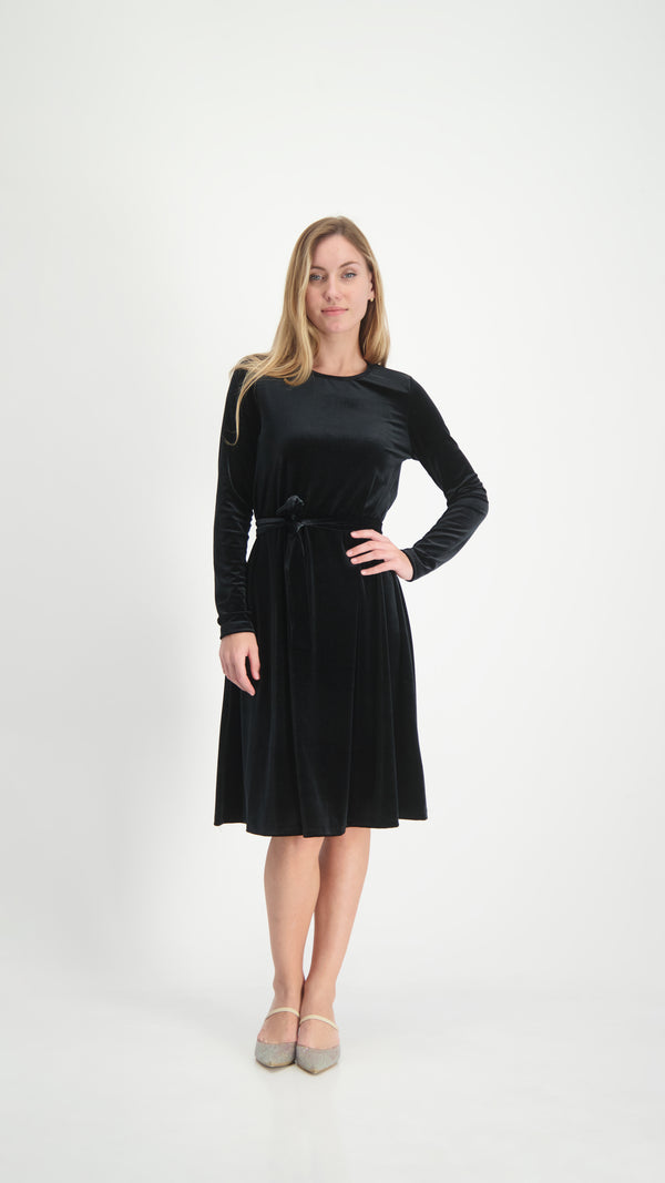 Velvet A-line Dress With Belt / Black