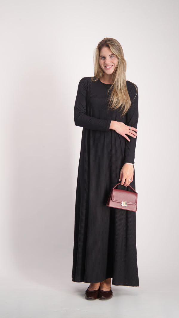 Ribbed A-line Maxi Dress / Black