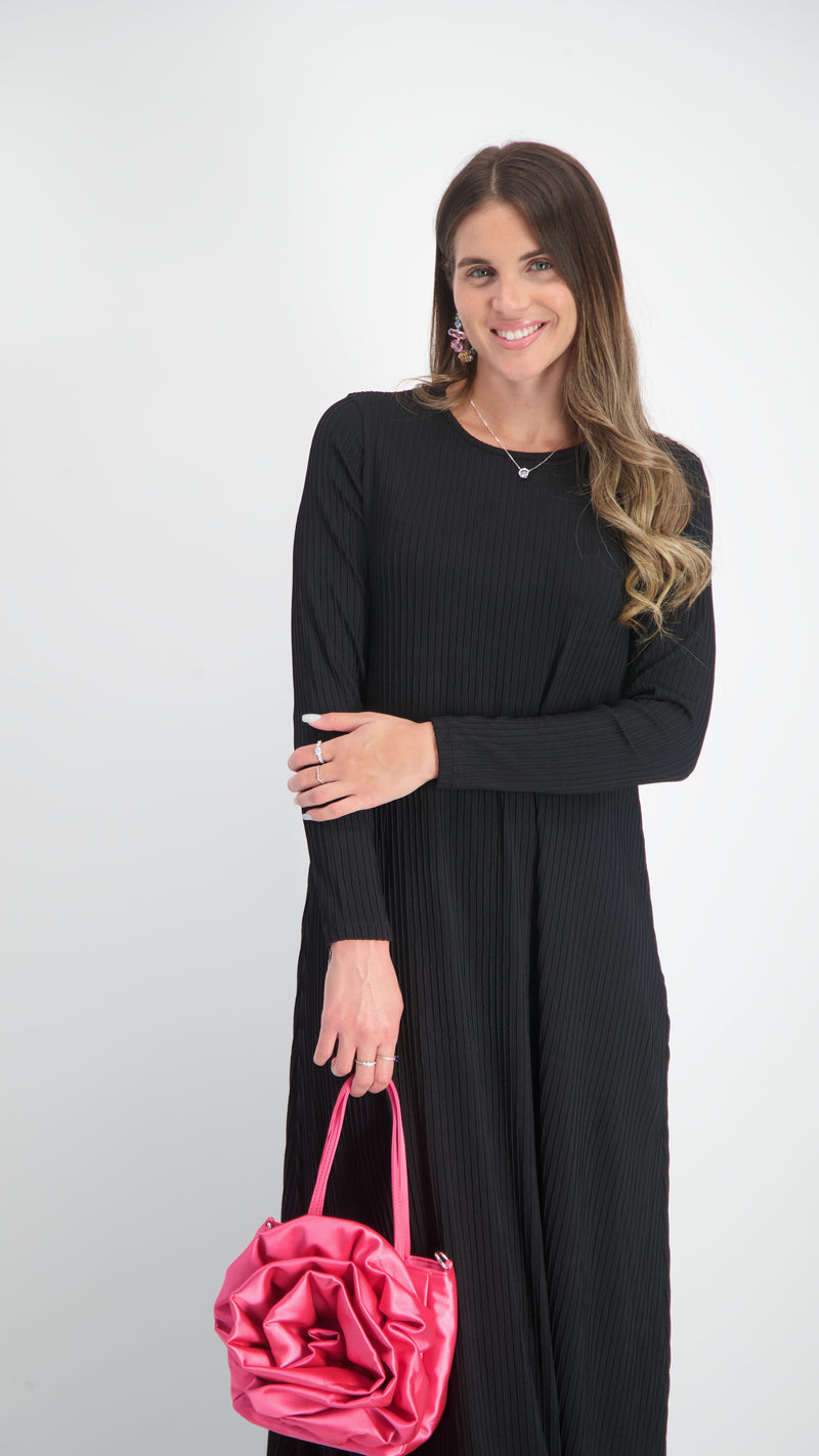 Ribbed A-line Maxi Dress / Black