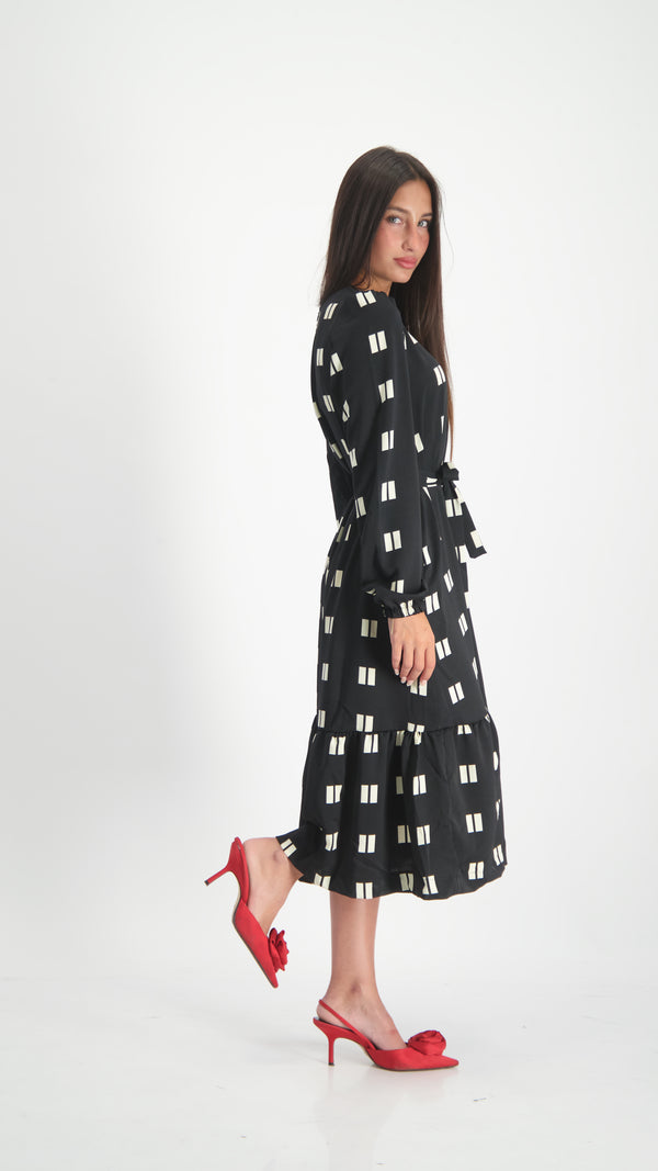 Elegant Dress With Belt / Black & White Squares