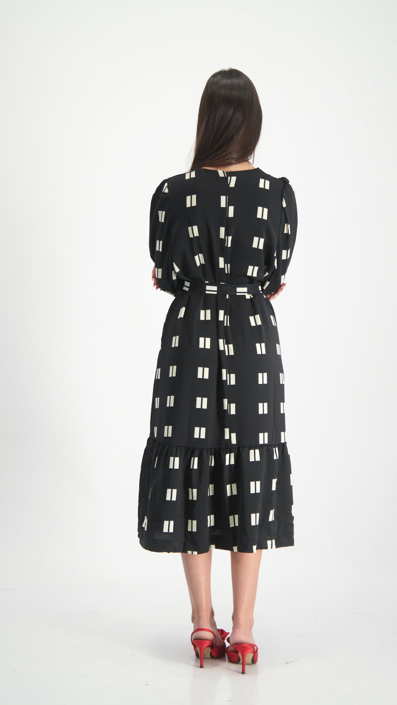 Elegant Dress With Belt / Black & White Squares