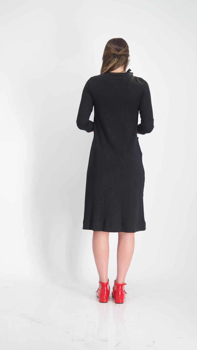 A-line Ribbed Pocket Dress / Black