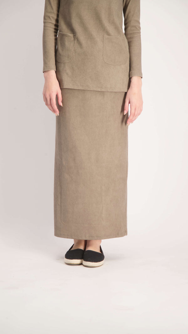Ribbed Maxi Skirt / Brown