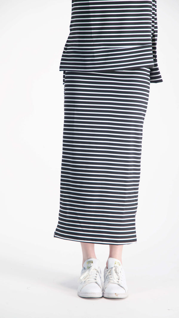 Ribbed Skirt / Black & White Line