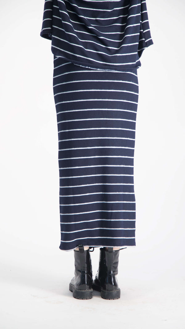 Skirt / Navy Line