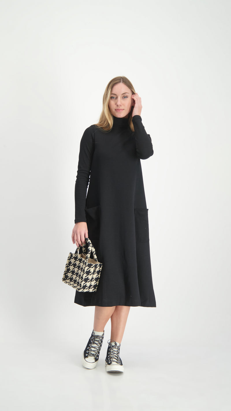 Turtleneck Pocket Dress / Black