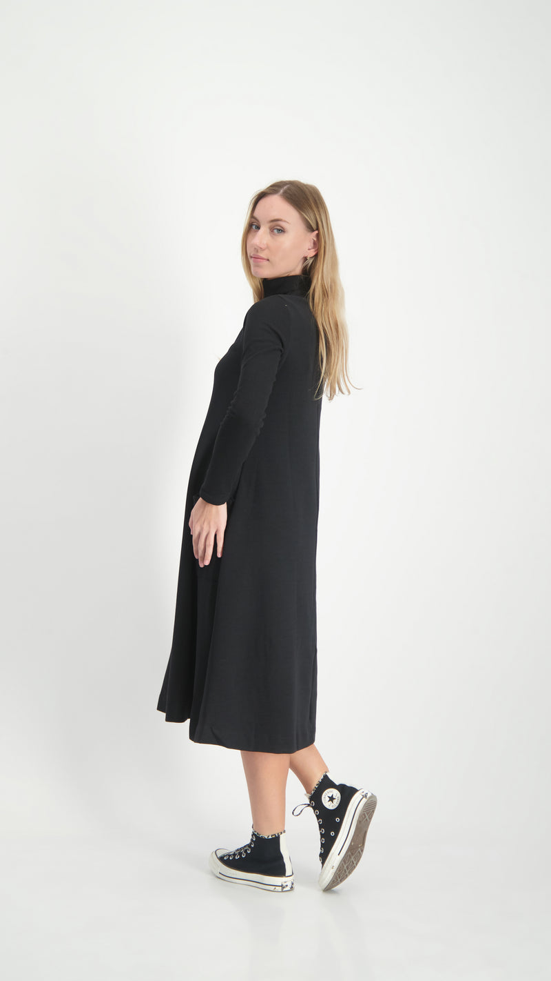 Turtleneck Pocket Dress / Black