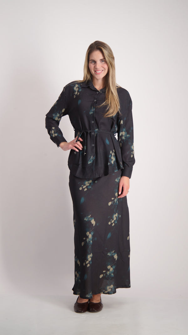 Elegant Maxi Skirt / Blue Leafs