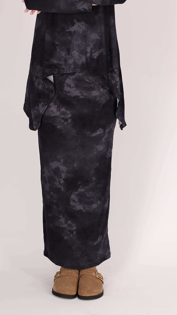 Maxi Skirt / Black Tie Dye